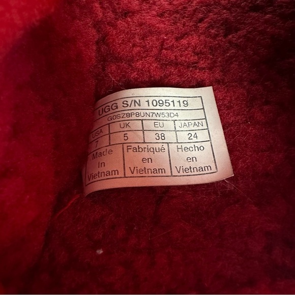 Ugg Fluff Yeah Slides Women’s 7 EU 38 Slippers Shoes Red Logo Platform Fuzzy - Picture 9 of 10